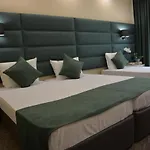 Hotel Neva 2*