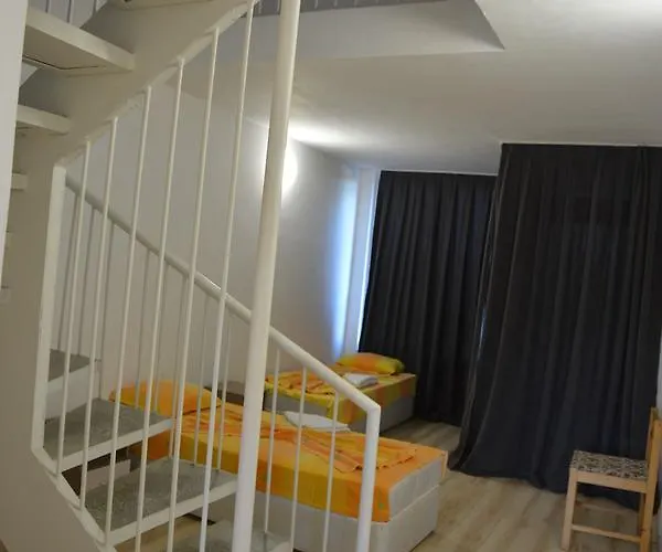 Ξενοδοχείο Neva 2*